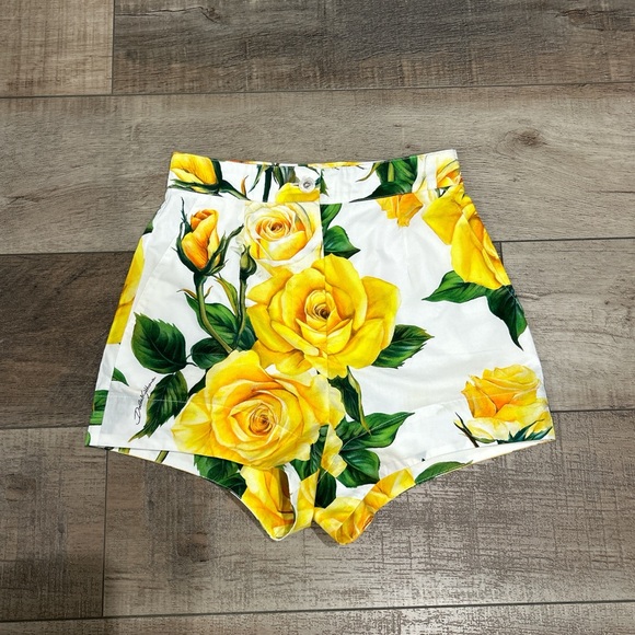 Dolce & Gabanna yellow rose floral print shorts - Picture 3 of 6